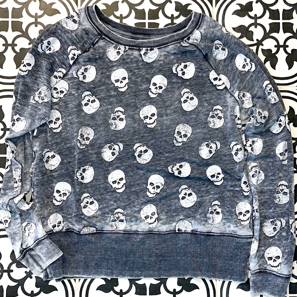 💀 Skulls sweater